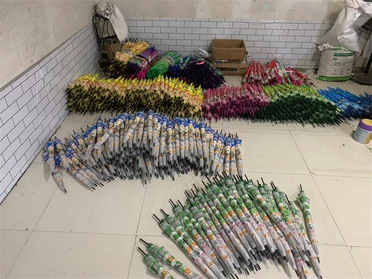 బాస్ లీ గొడుగు ఫ్యాక్టరీ సందర్శన